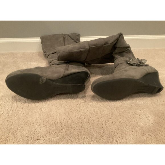 SO Grey Suede Knee High Boots Womens Size 9 - Picture 5 of 8